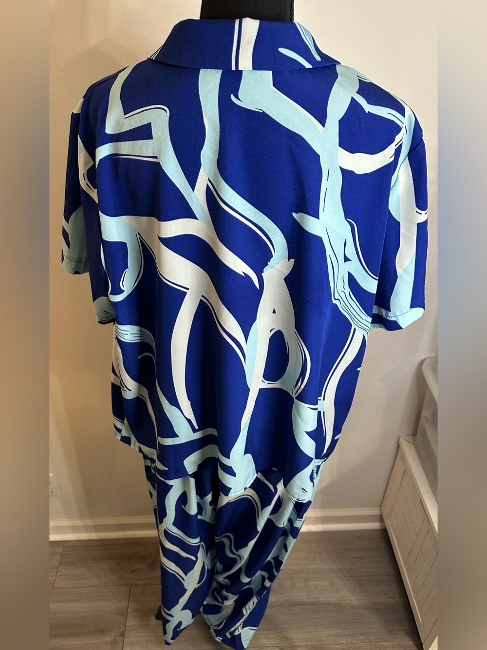SHEIN Blue & White Abstract Print Two-Piece Wide Leg Pantsuit - Size 1X - Picture 9 of 15